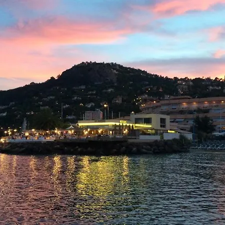 Front Pools Apartment *