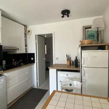 Διαμέρισμα Front Pools