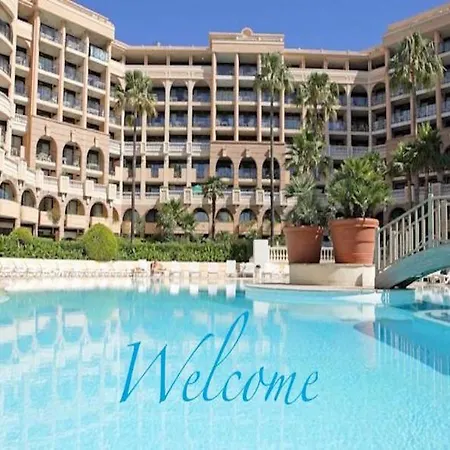 Front Pools * Cannes