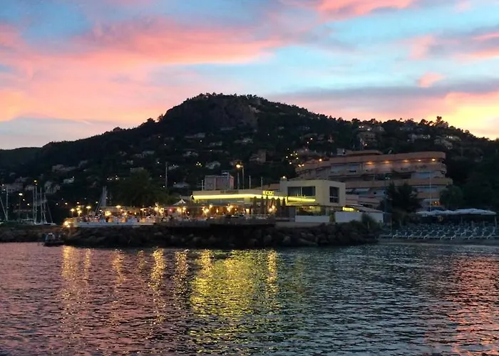 Front Pools Apartamento *