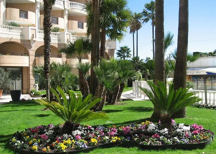 Front Pools Apartman Cannes